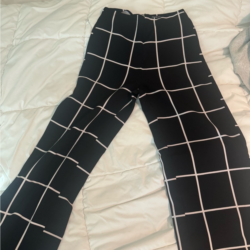 Tailored pants 🤍🖤